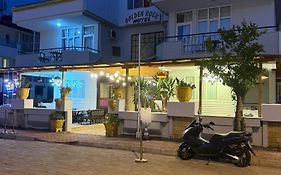 Golden Rock Hotel